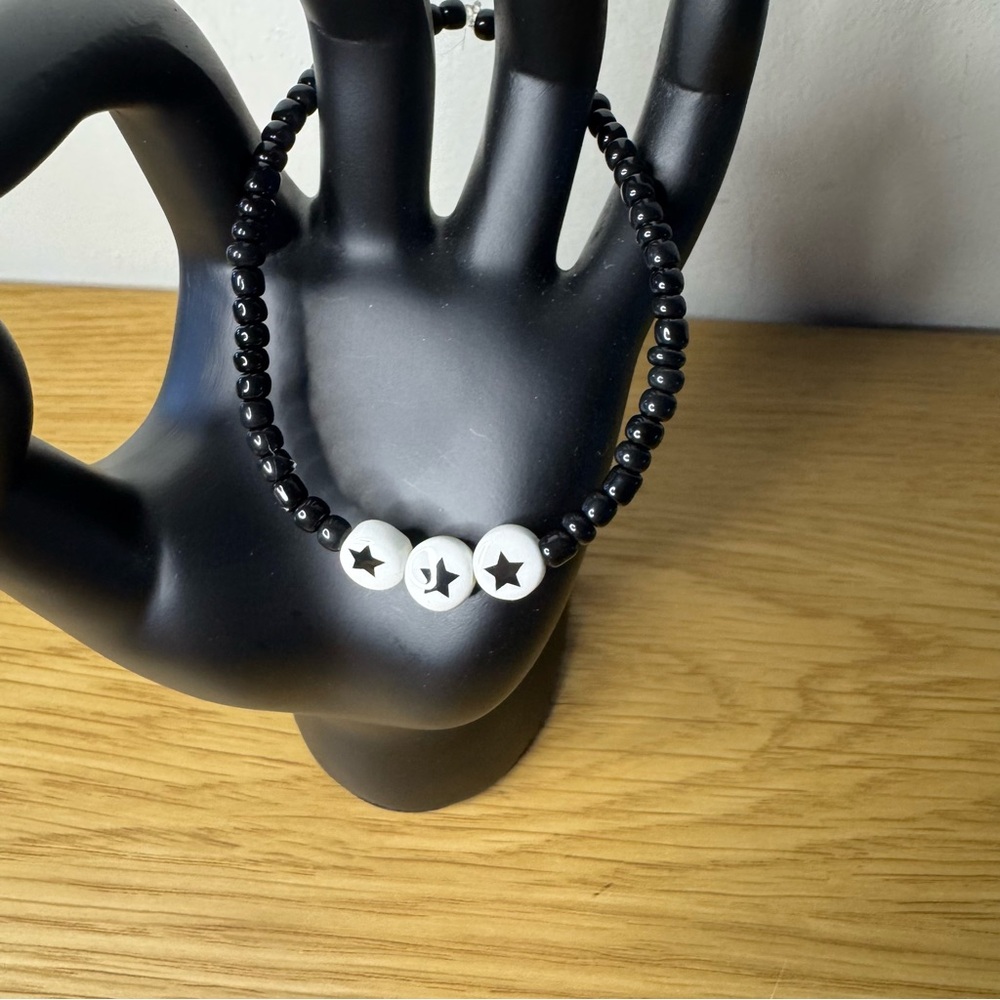 Glass Beaded Elastic Bracelet Black & White with Star Design